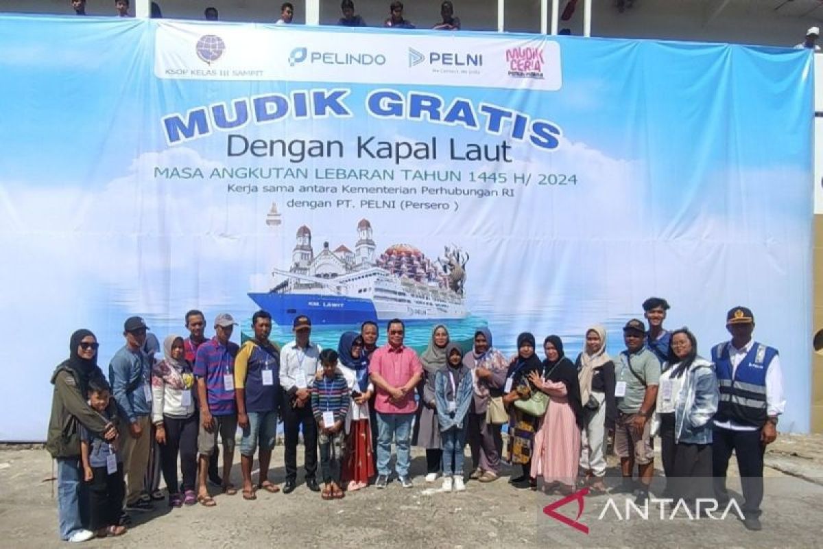 Ratusan pemudik program mudik gratis bertolak dari Pelabuhan Sampit