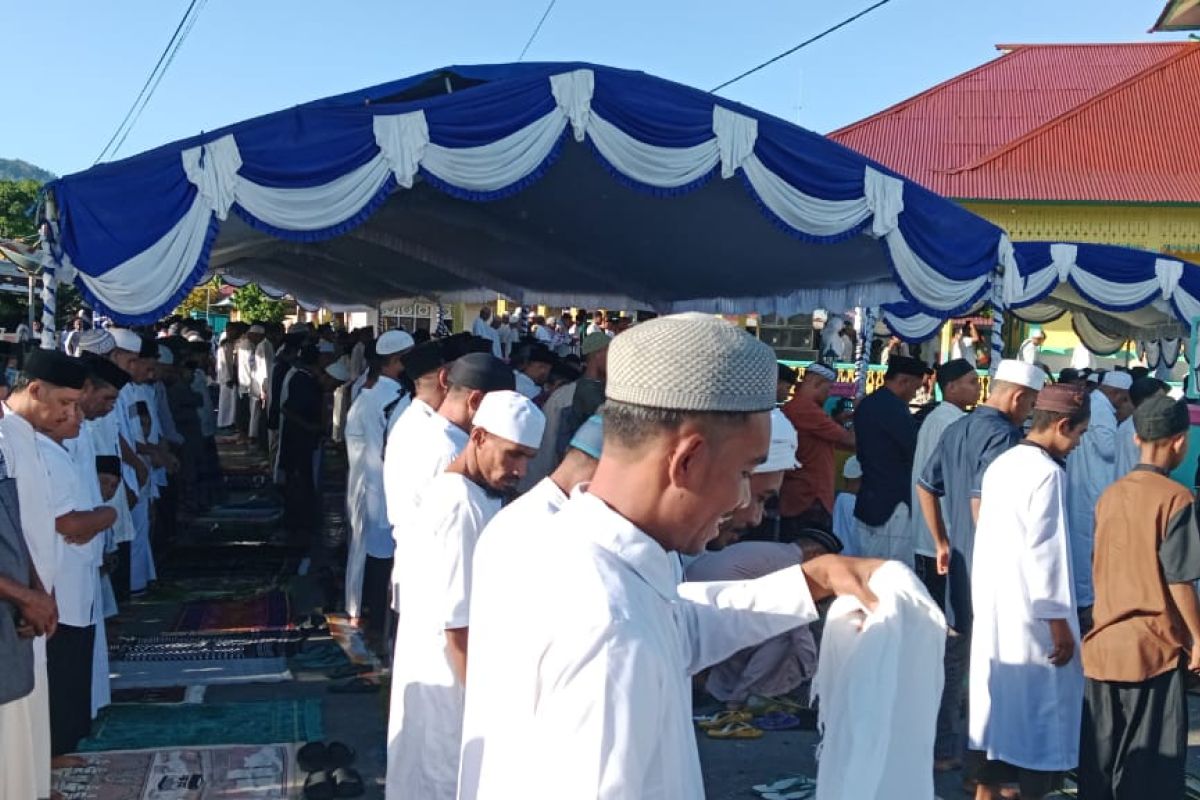 Warga  Muslim di Leihitu sudah laksanakan shalat Idul Fitri