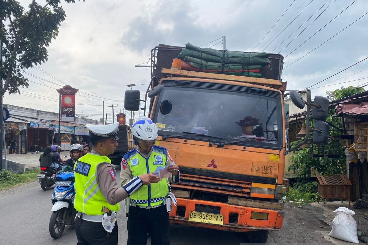 Polres OKU tingkatkan razia  kendaraan ODOL di jalur mudik