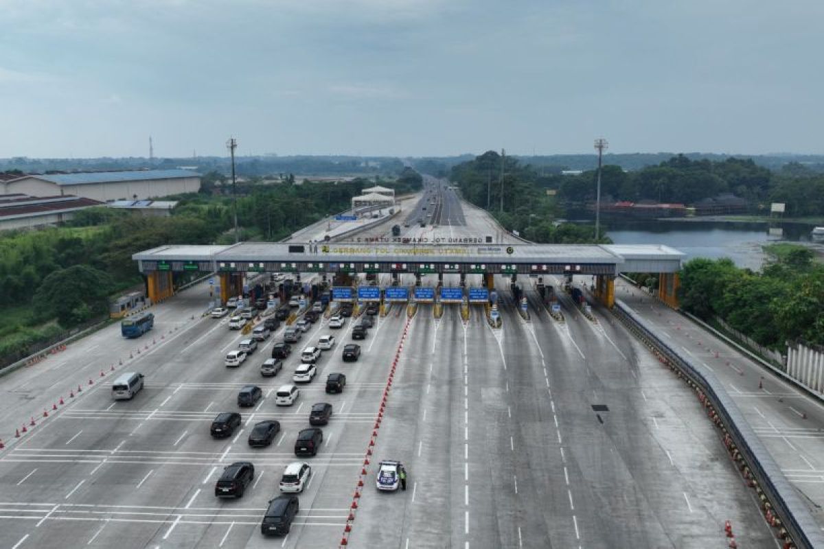 Arus lalu lintas kembali normal di  Tol Trans Jawa penerapan one way dihentikan