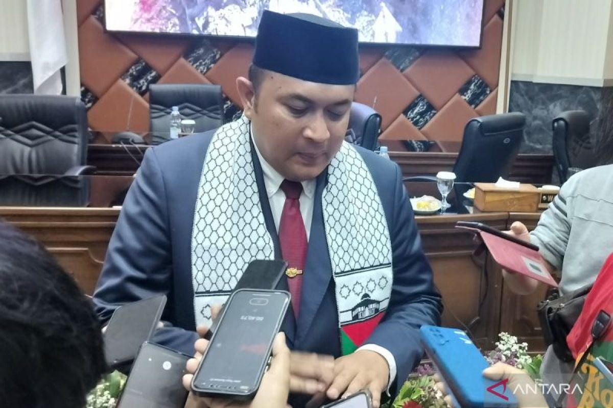 Ketua DPRD Bogor sampaikan duka cita atas wafatnya Erni Sugiyanti di Tol Cipali