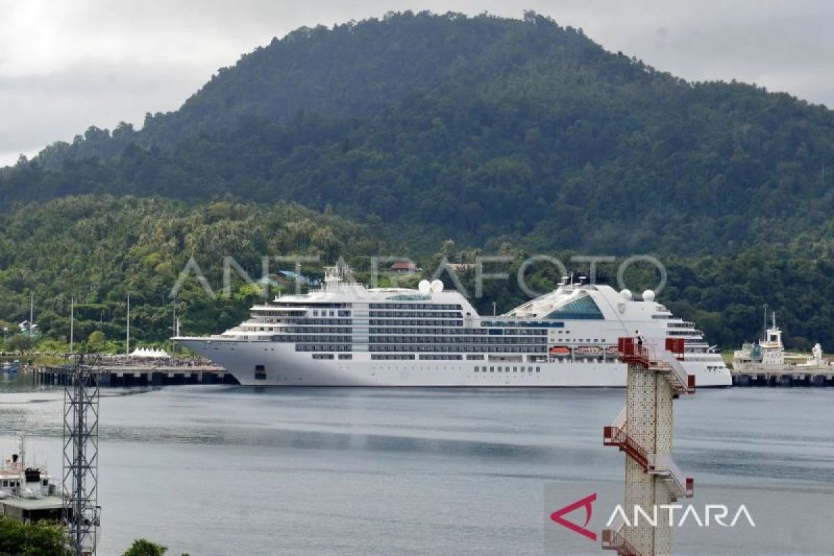 Pagi ini, kapal pesiar Azamara Onward bawa 511 turis asing singgahi Sabang