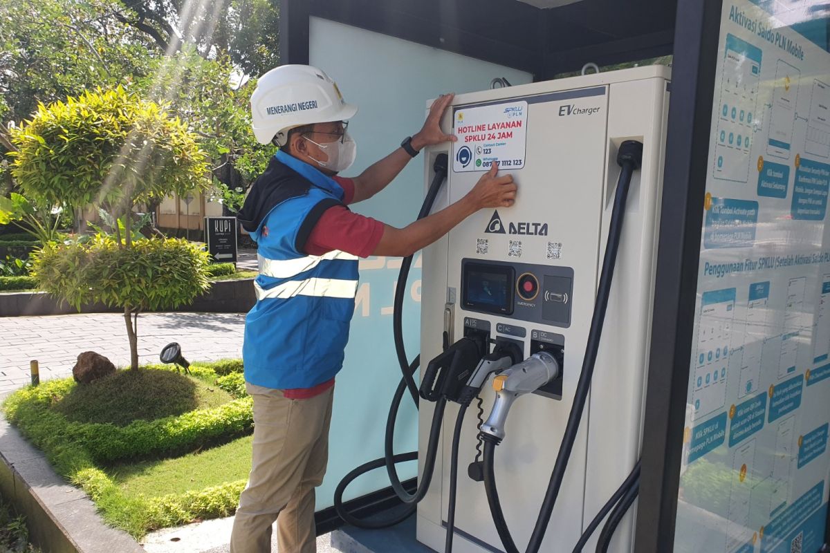 PLN siap layani kendaraan listrik di Lombok selama libur Lebaran