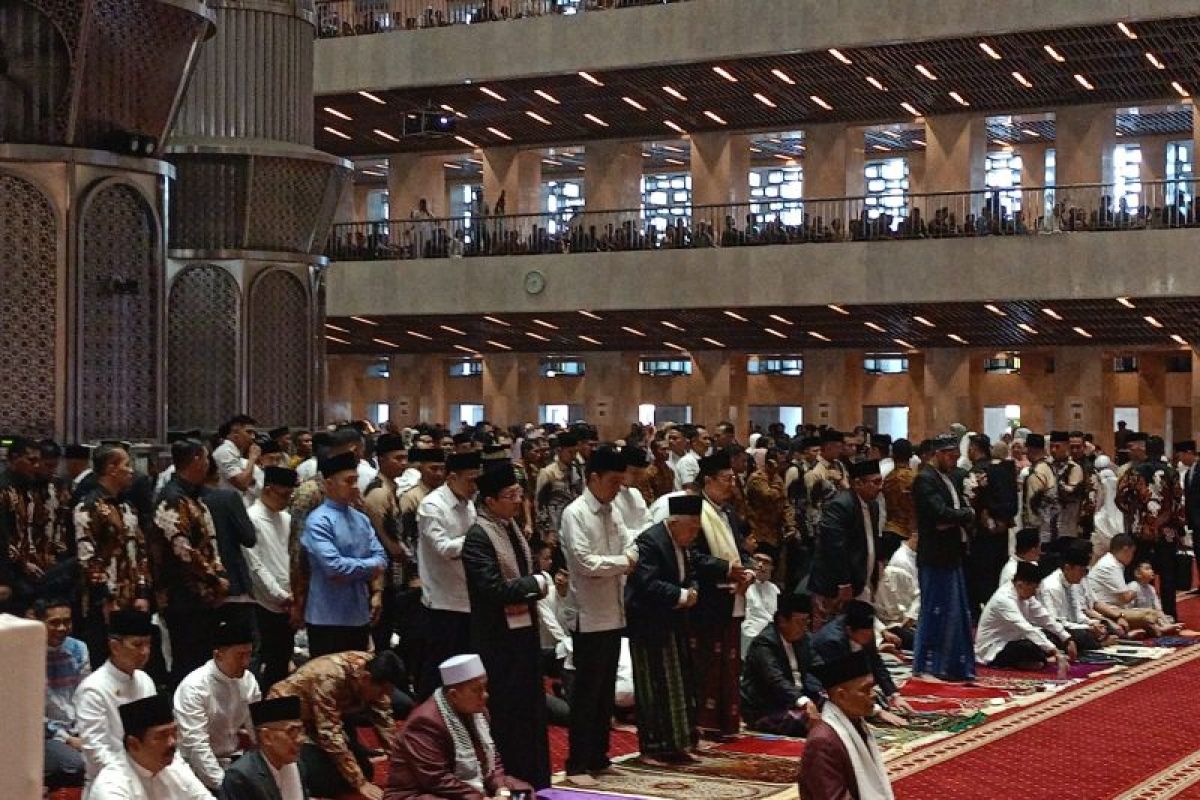 Presiden dan Wapres shalat Idul Fitri 1445 H di Masjid Istiqlal Jakarta