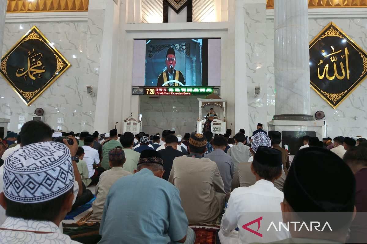 Ribuan umat Islam Shalat Idul Fitri 1445 H di Masjid Syekh Yusuf Gowa