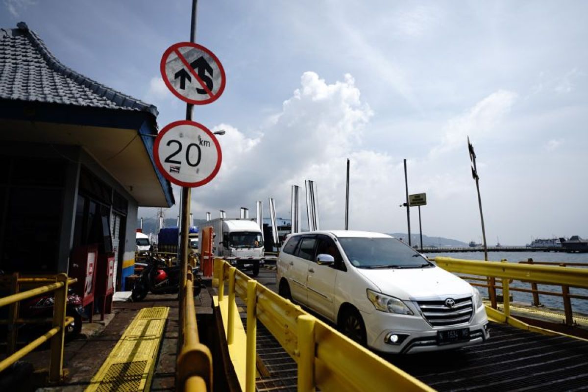 Kemenhub siapkan strategi lonjakan penumpang di Pelabuhan Ketapang