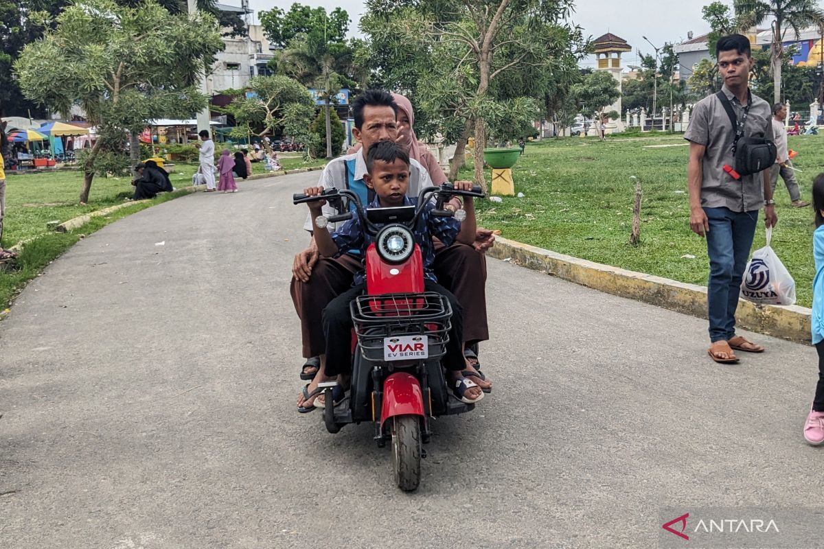 Omzet sewa sepeda listrik Istana Maimun Rp2 juta sehari saat Idul Fitri