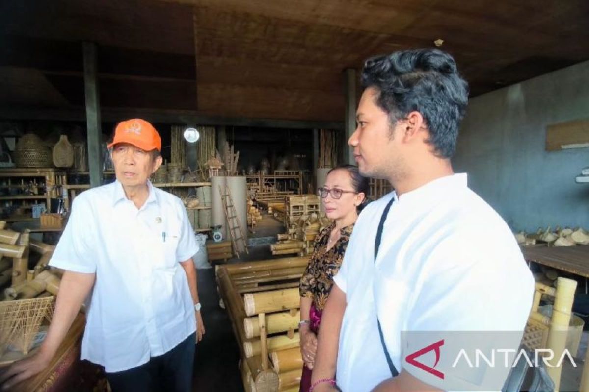Pasar domestik angkat prospek kerajinan bambu Gianyar