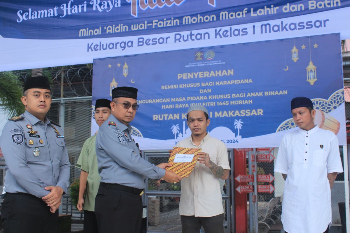 Rutan Makassar memberikan remisi Lebaran 2024 kepada 172 napi
