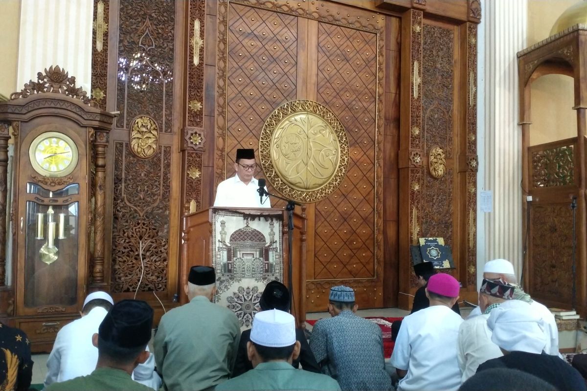 Wali Kota Tomohon hadiri Sholat Idul Fitri