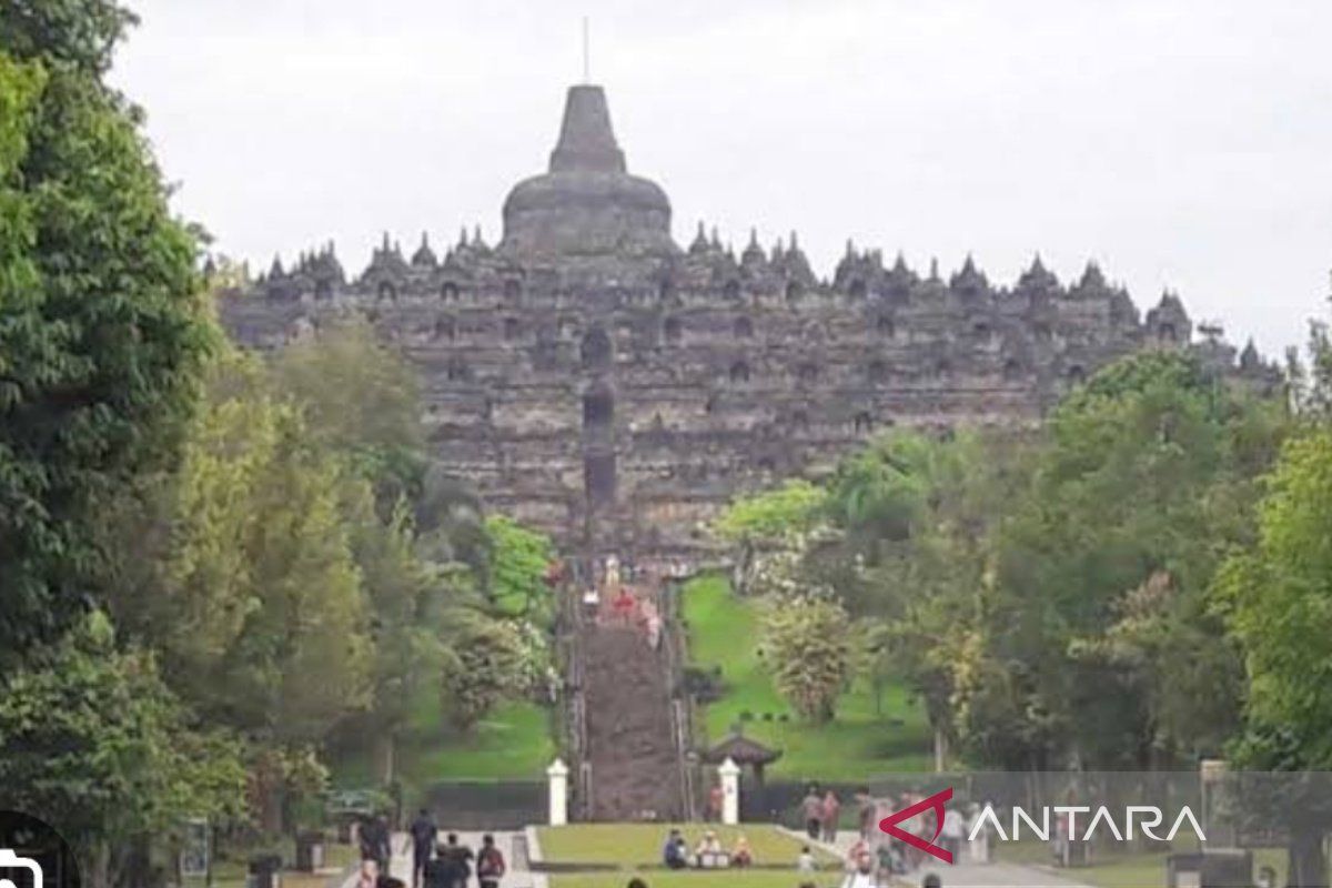 Candi Borobudur dibuka lebih lama saat libur Lebaran