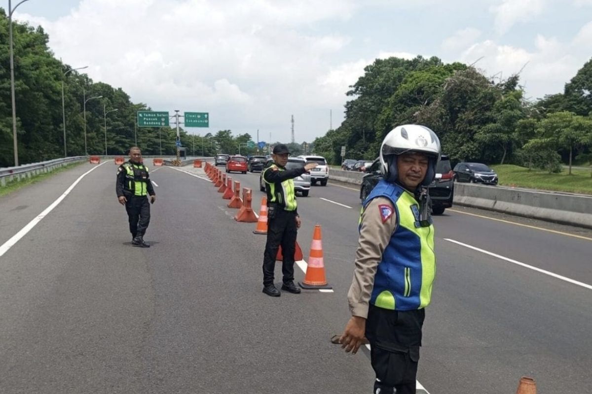 Prioritas kendaraan turun, akses keluar Puncak Bogor ditutup sementara pada Kamis siang