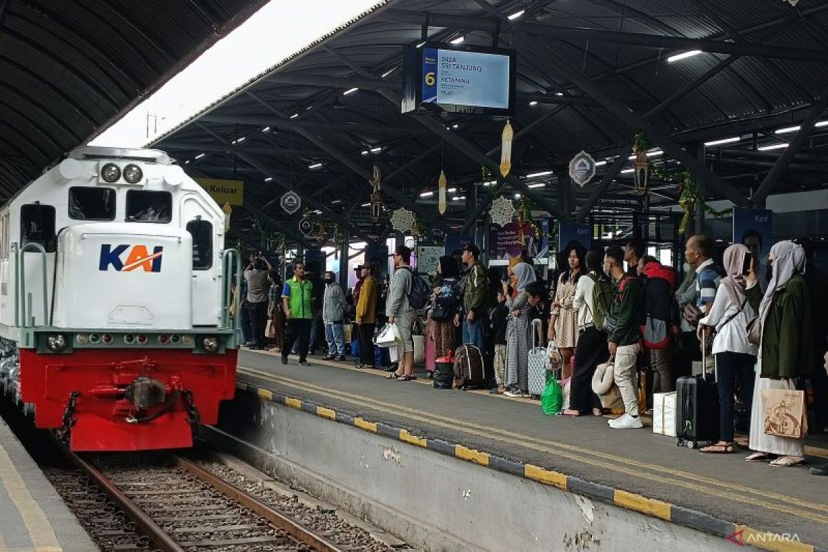 Daop Surabaya catat 74.644 orang gunakan KA saat arus balik