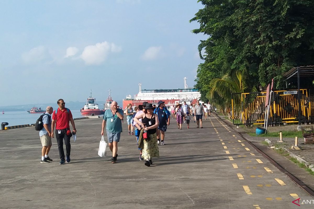 Kapal pesiar singgahi Bali pada saat libur Lebaran 2024
