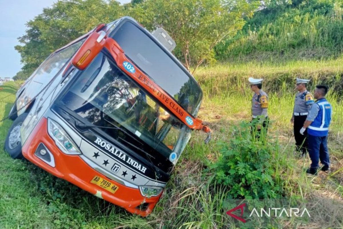 Kecelakaan bus di Tol Semarang-Batang akibatkan tujuh orang meninggal