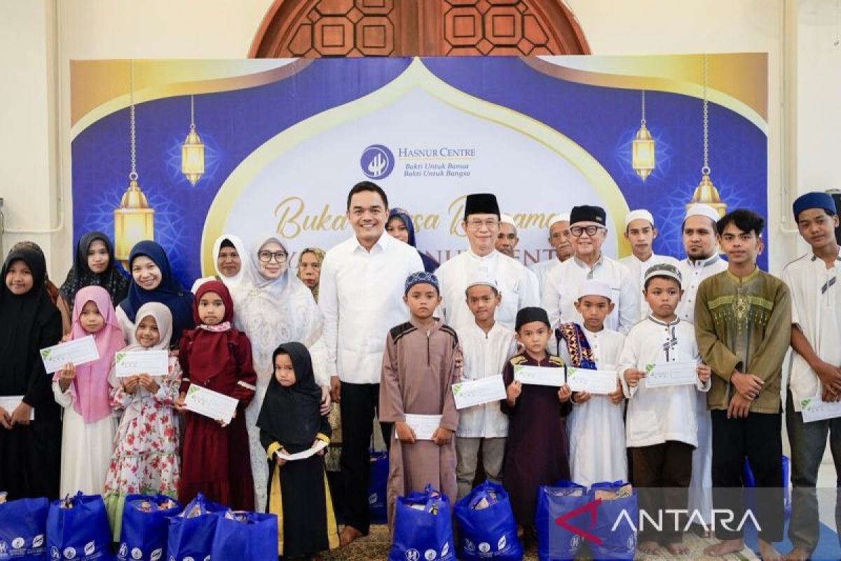 Hasnur Centre bagikan 1.130 paket Ramadhan ke masyarakat pada HUT-14
