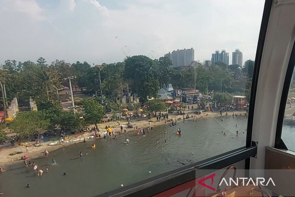 Pantai Ankol menjadi pilihan wisata di Jakarta bersama keluarga