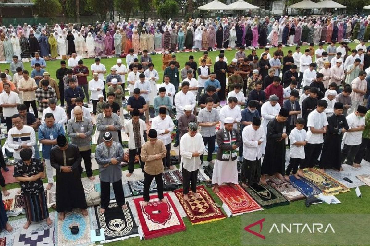 Ribuan warga Indonesia laksanakan solat Idul Fitri di KBRI Bangkok