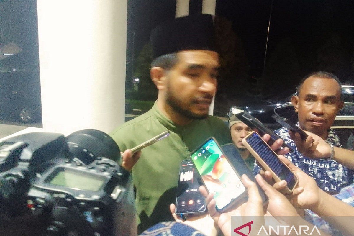 Legislator sebut proses pengangkatan kepala sekolah negeri dihentikan