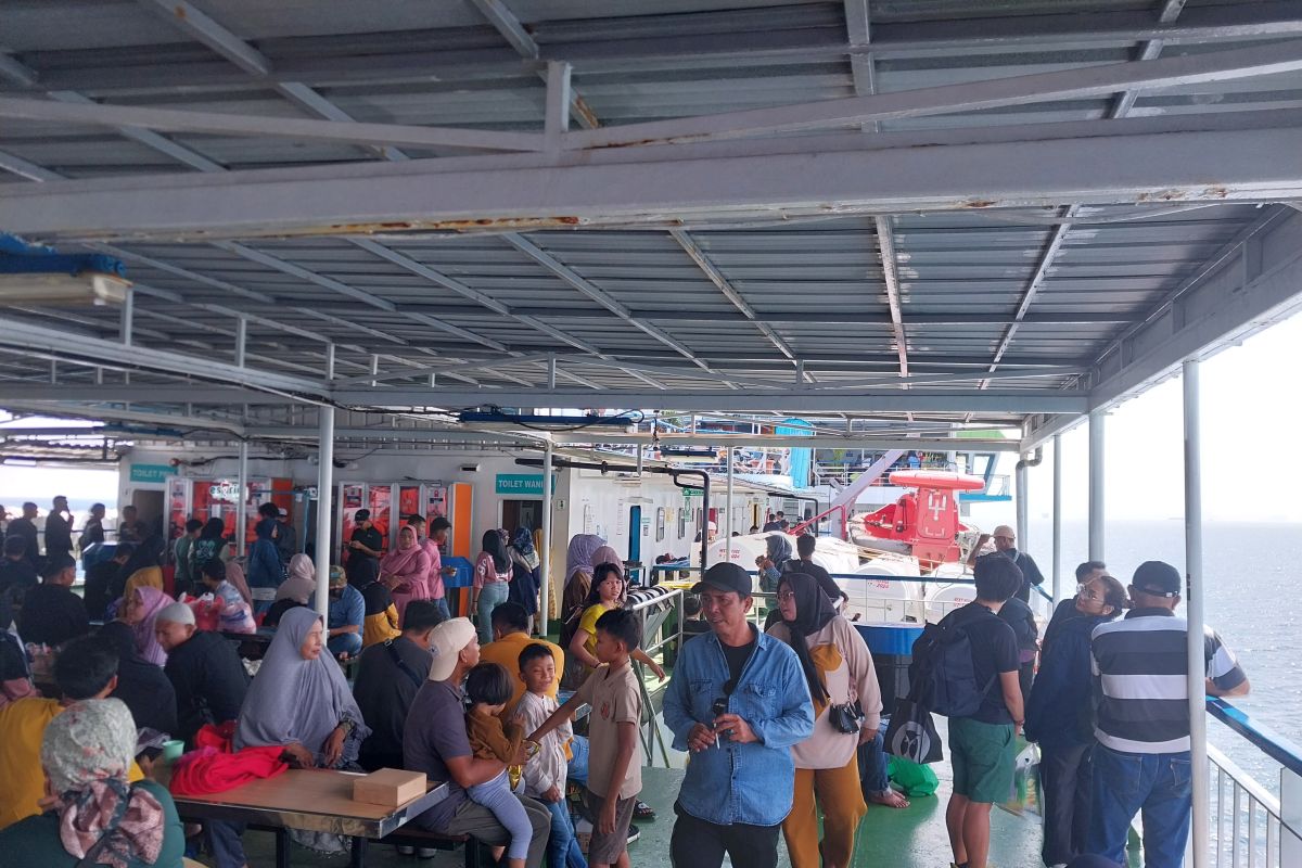 Arus penumpang Jawa ke Sumatera lebih tinggi dari H+1