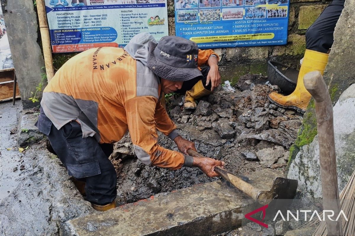 Dinas PUPR Kota Bogor normalisasi saluran air karena kerap banjir