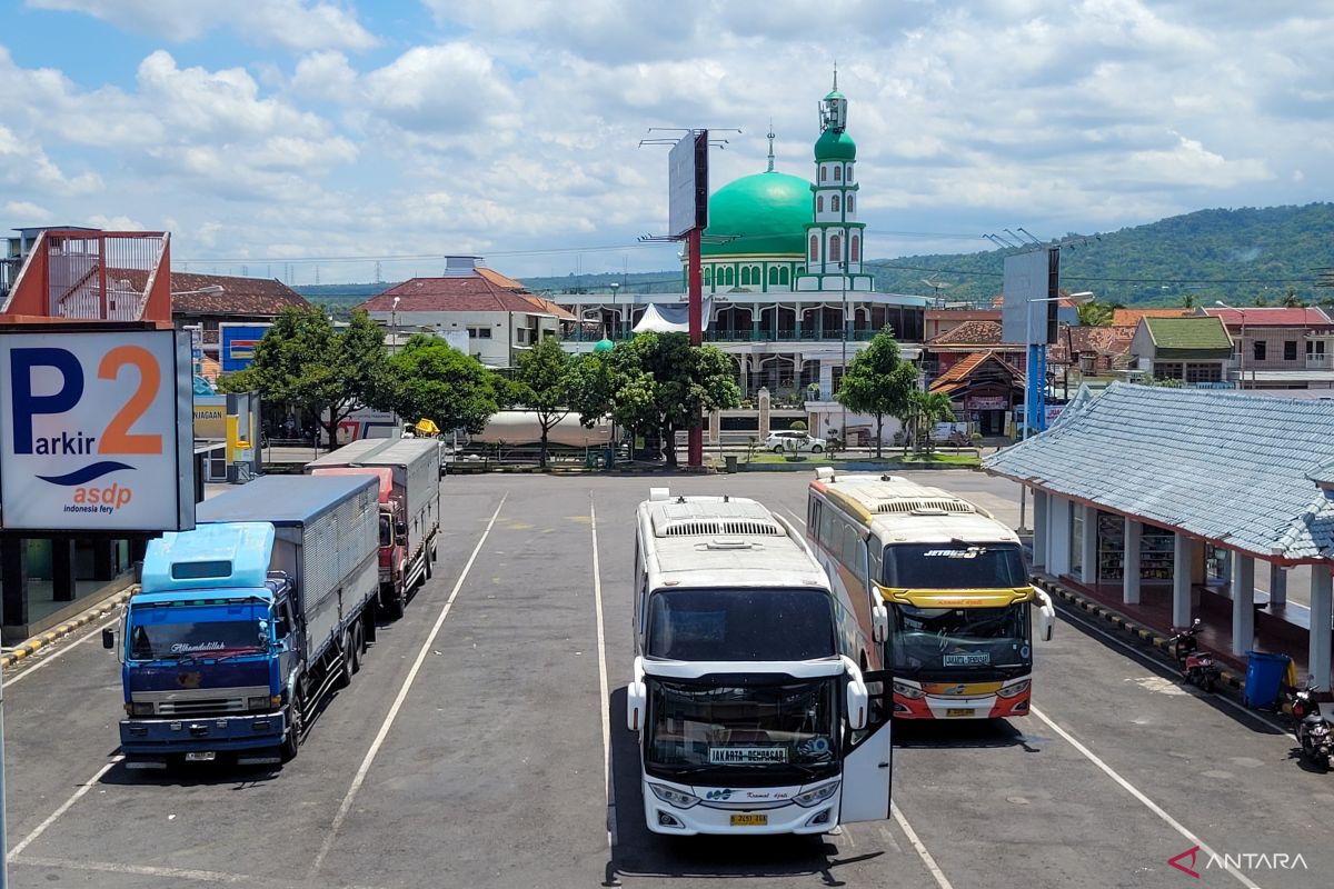 ASDP siapkan kantong parkir atasi kemacetan di Pelabuhan Ketapang