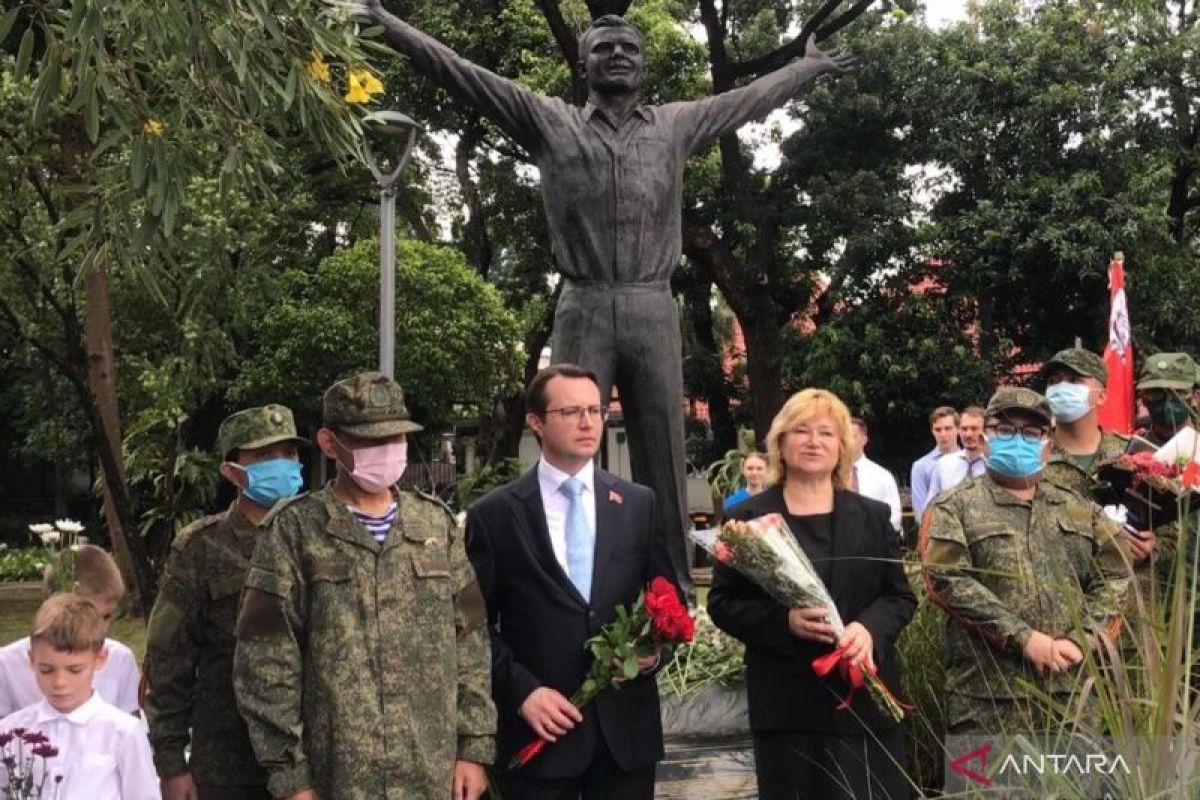 Kedubes Rusia kunjungi monumen Yuri Gagarin peringati Hari Antariksa