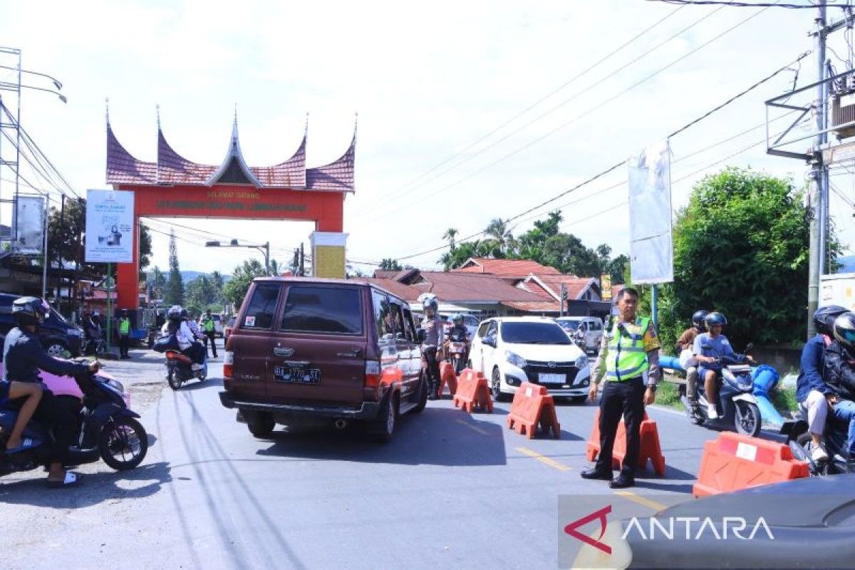 Polisi: Lalu lintas pintu masuk Harau mulai dipadati wisatawan