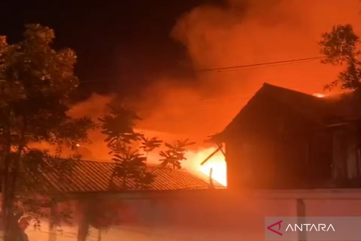 Kebakaran hanguskan lima bangunan di Kota Samarinda