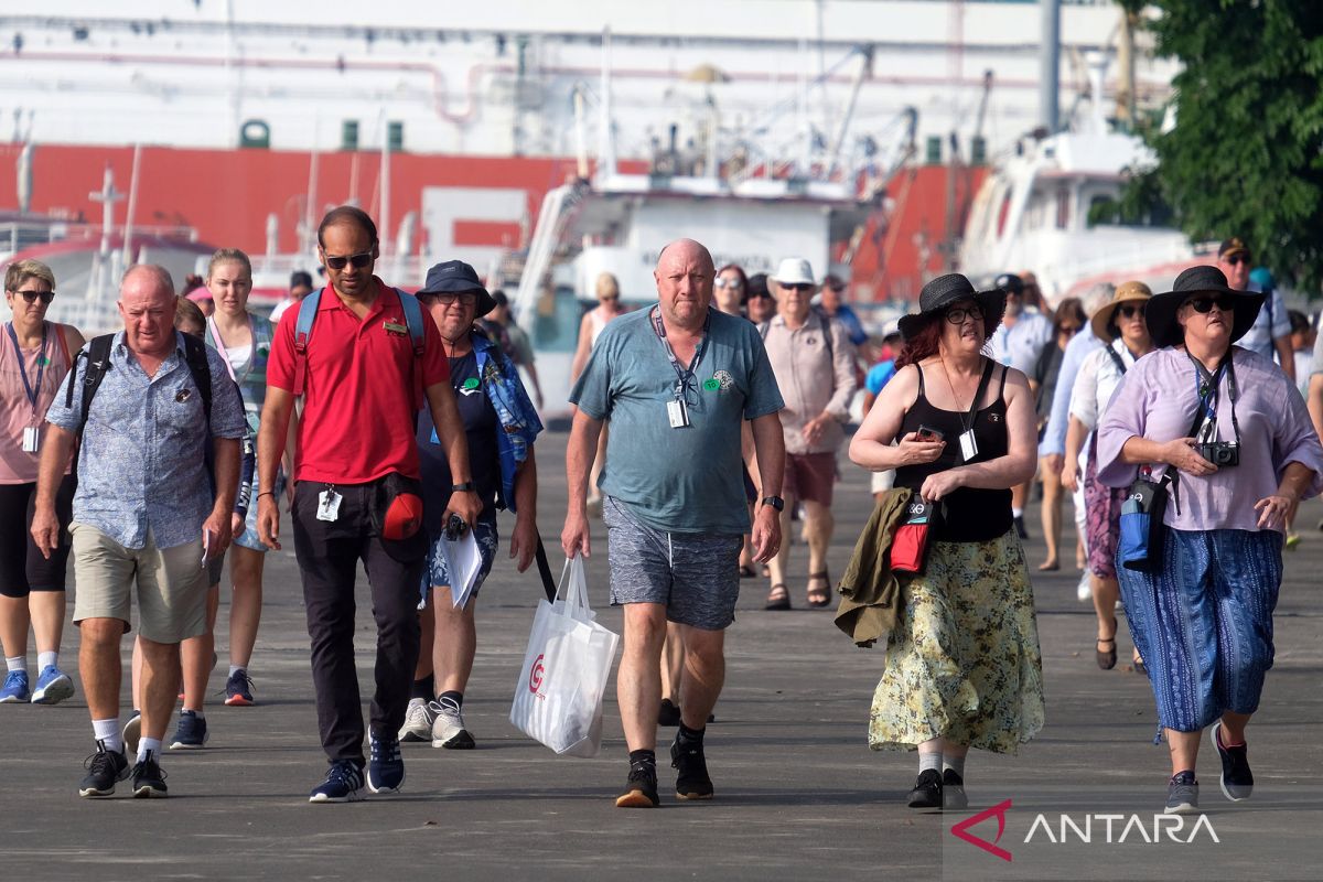 Kunjungan Wisatawan Kapal Pesiar Di Bali Antara News Bali 1896