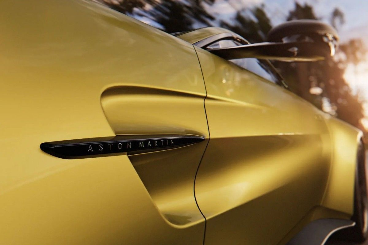 Aston Martin EV mundur ke 2027, fokus diarahkan ke mobil "hybrid"