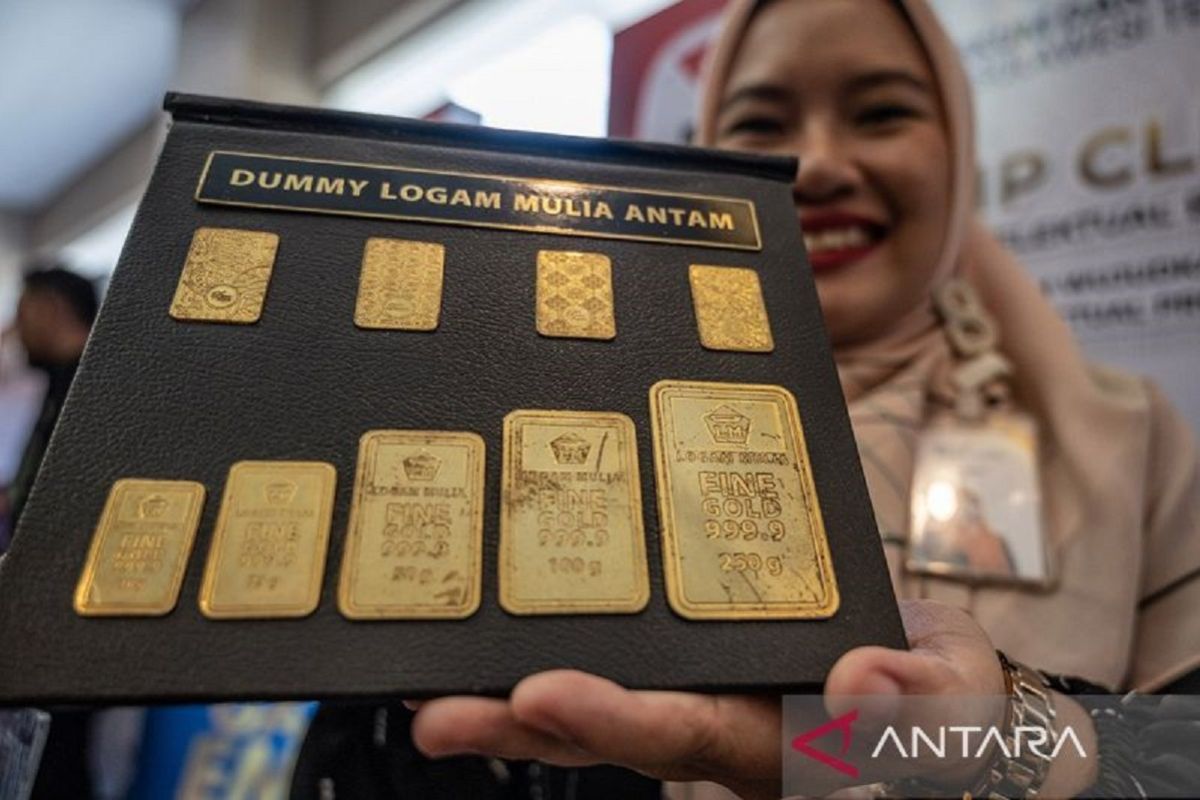 Harga emas Antam Senin pagi naik tipis menjadi Rp1,315 juta per gram