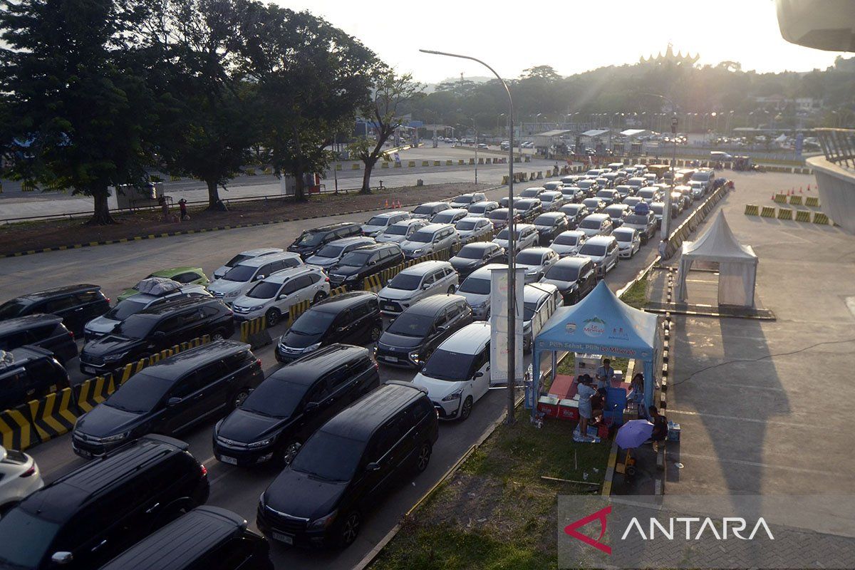 Four buffer zones to ease traffic at Bakauheni Port in Lampung: Police