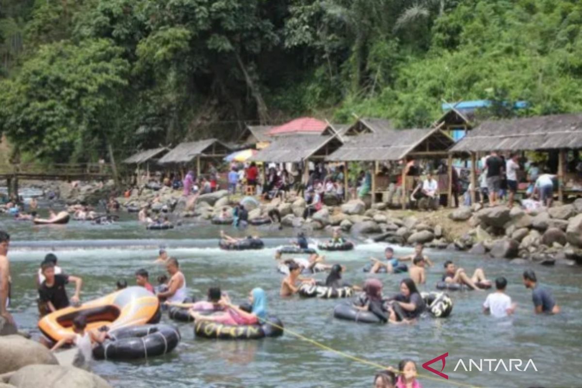 Ribuan pengunjung padati lokasi wisata di Rejang Lebong