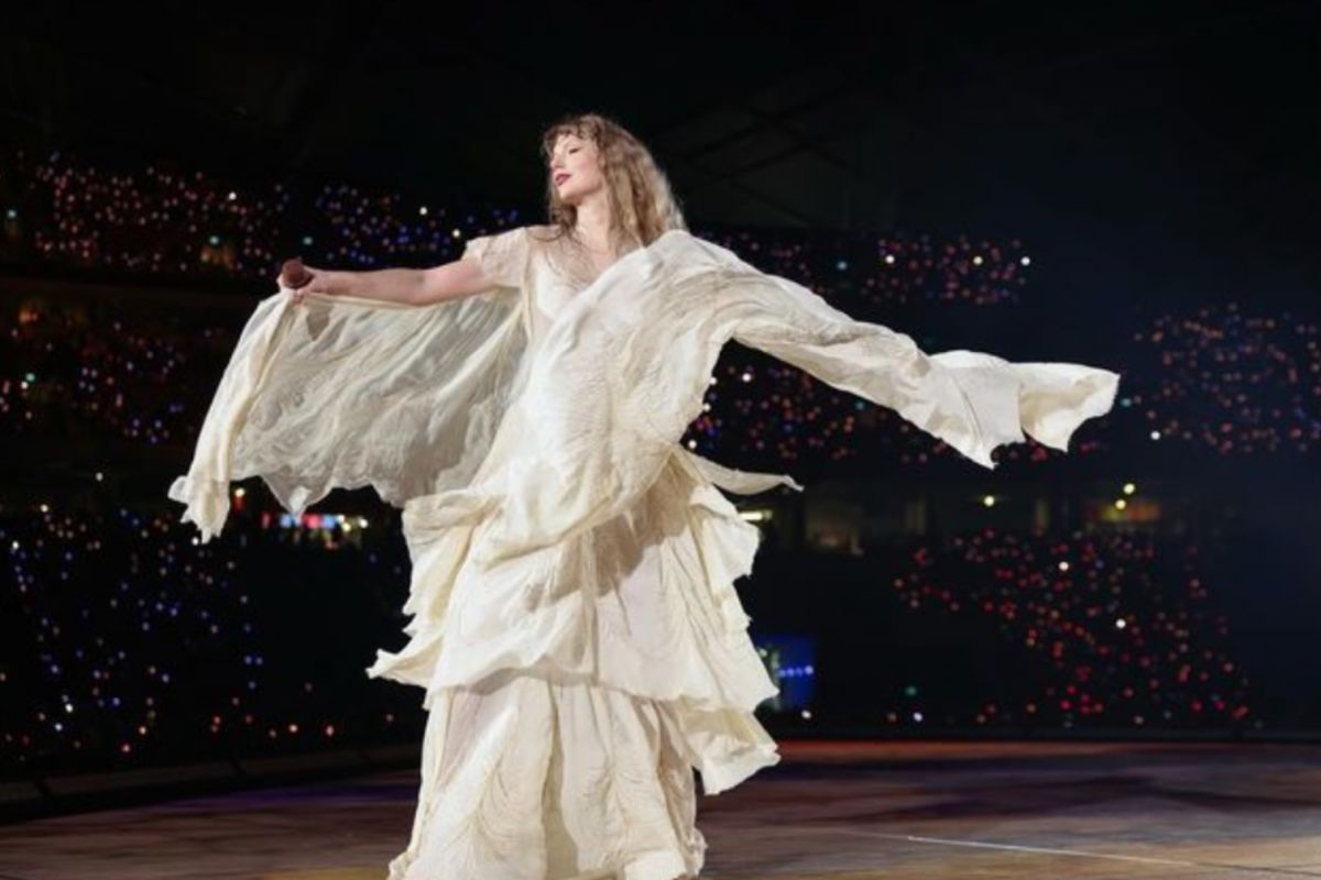 Taylor Swift menari bersama Travis Kelce di Coachella