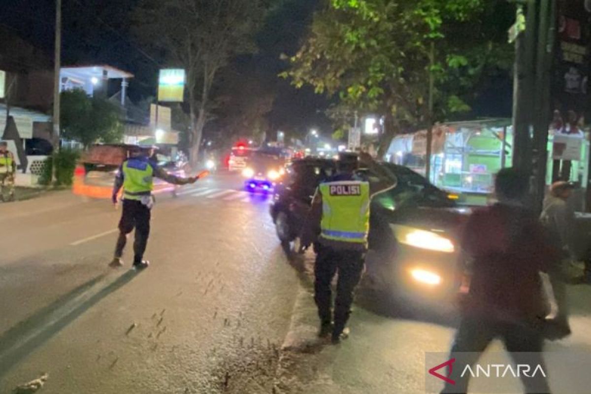 Polisi sebut arus kendaraan dari jalur nasional dialihkan ke Garut 