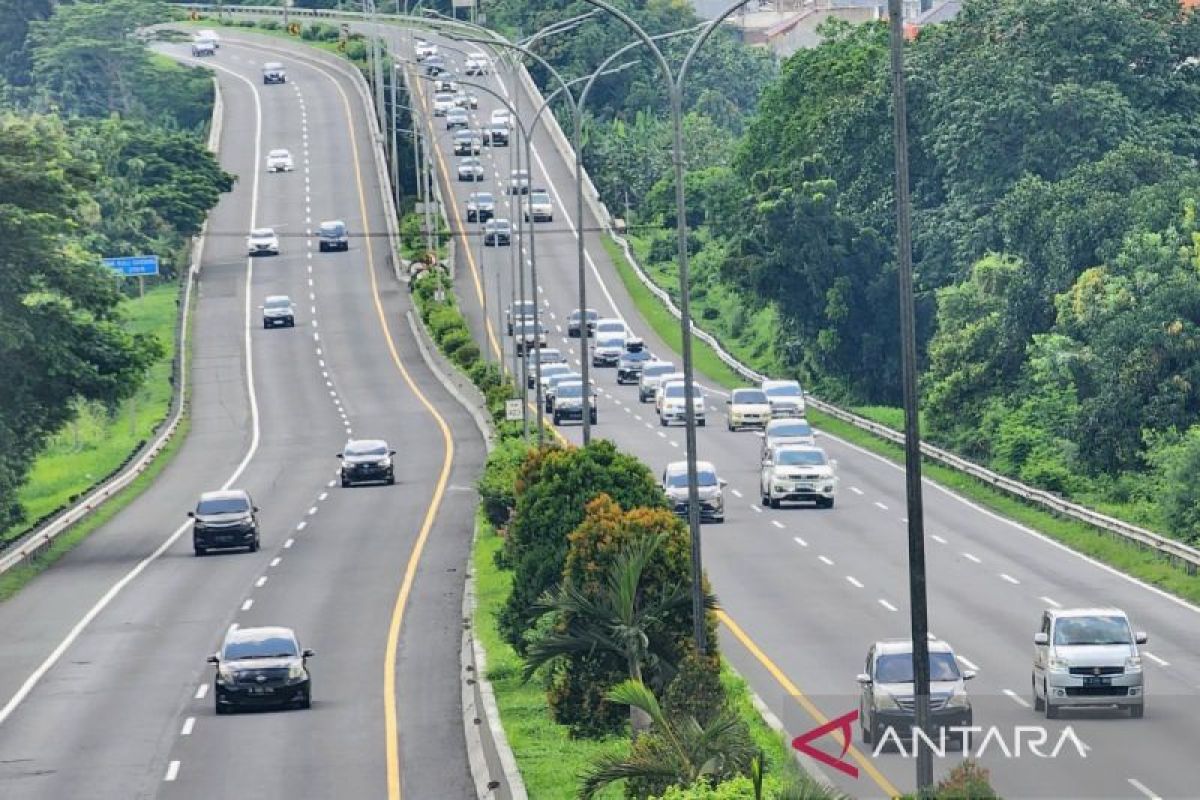 Polisi terapkan sistem satu arah di tol dalam Kota Semarang