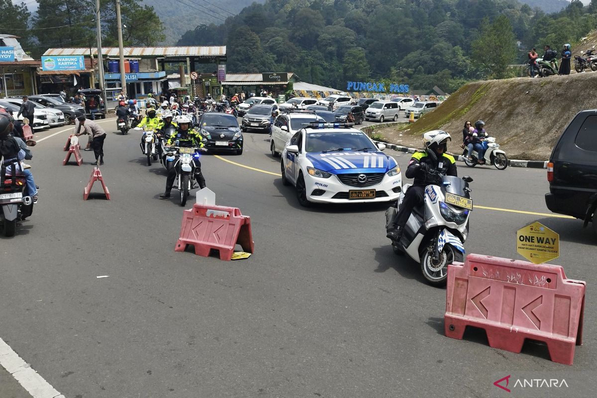 Polisi terapkan satu arah dari Puncak ke Jakarta pada H+3 Lebaran