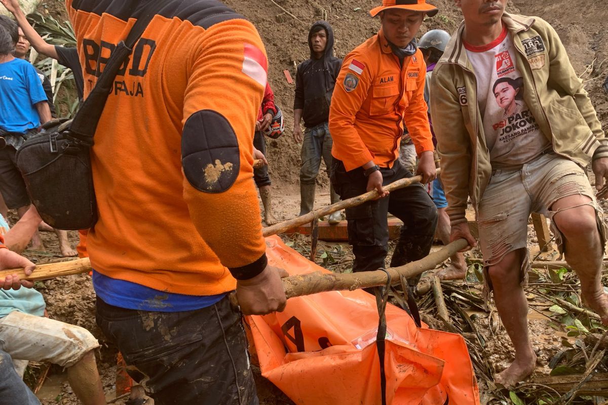 SAR Gabungan masih cari dua korban hilang dampak longsor di Toraja
