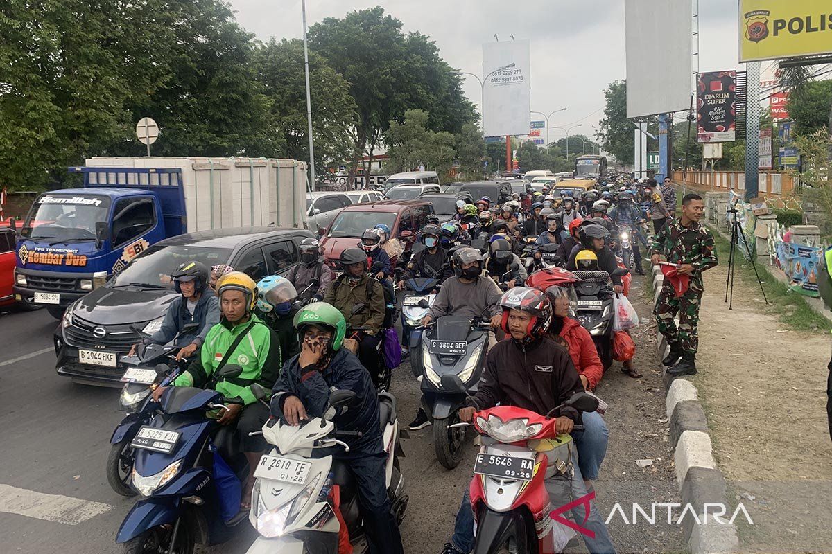 20.000 lebih pemudik sepeda motor lewati Kota Cirebon saat arus balik