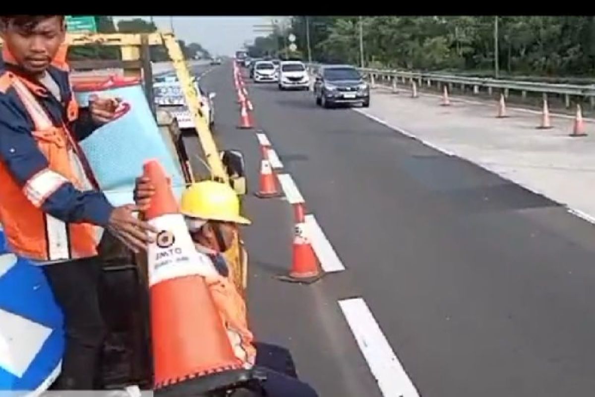 Kepolisian tutup "contraflow" di Tol Japek