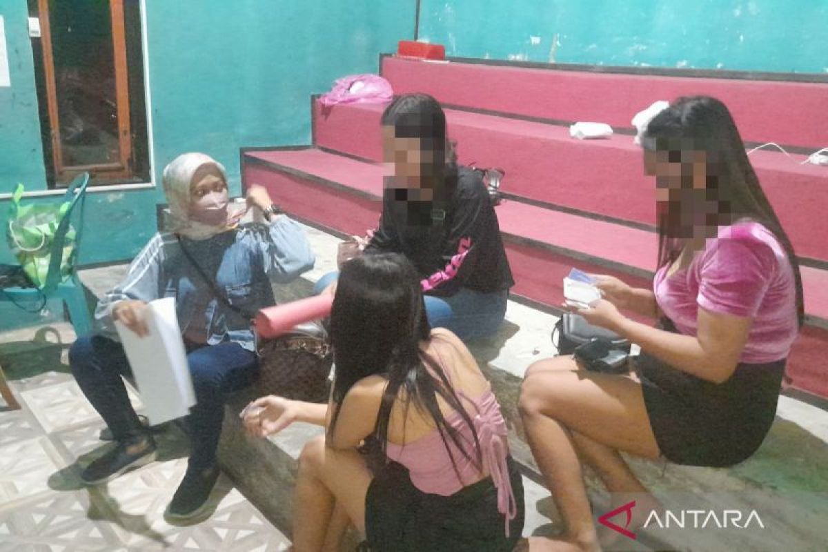 Polisi amankan dua pemandu lagu berstatus anak di Mataram
