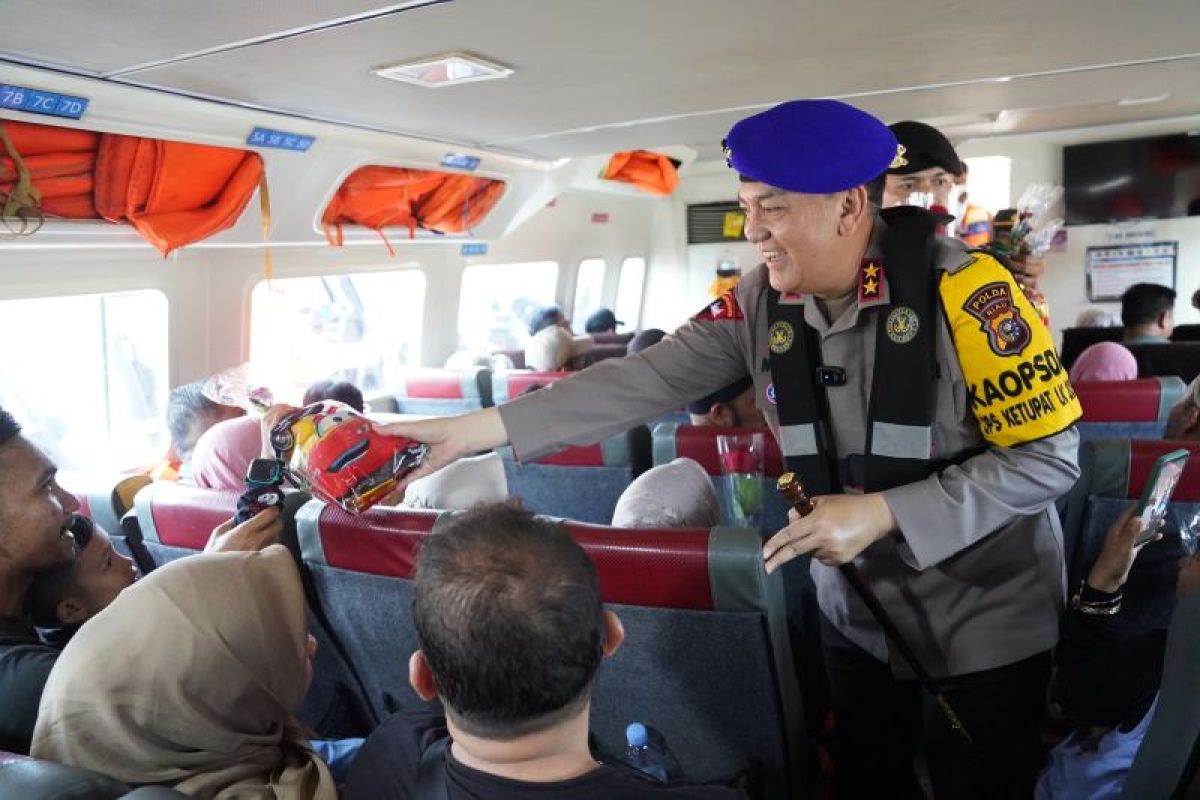 Kapolda Riau cegat speedboat tujuan Selat Panjang, ini sebabnya