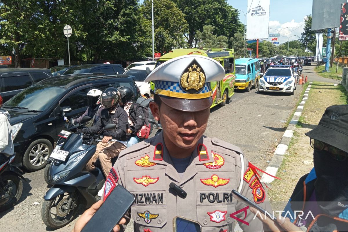 Polisi terapkan rekayasa di jalur arteri Kota Cirebon pada H+4 Lebaran