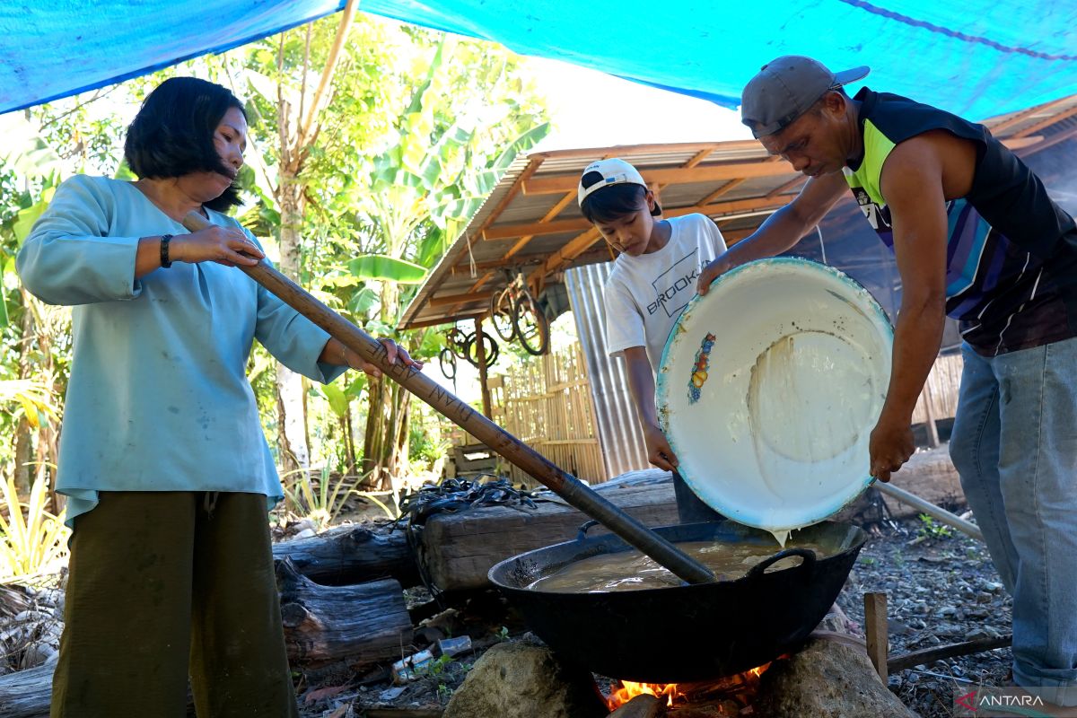 Bupati Gorontalo ajak masyarakat lestarikan tradisi Lebaran Ketupat