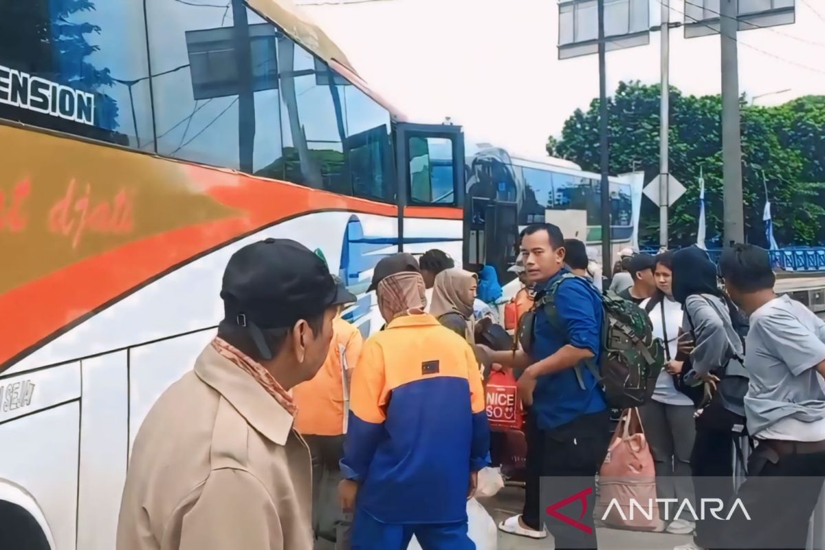 Jumlah penumpang tiba di Terminal Kampung Rambutan naik 45 persen