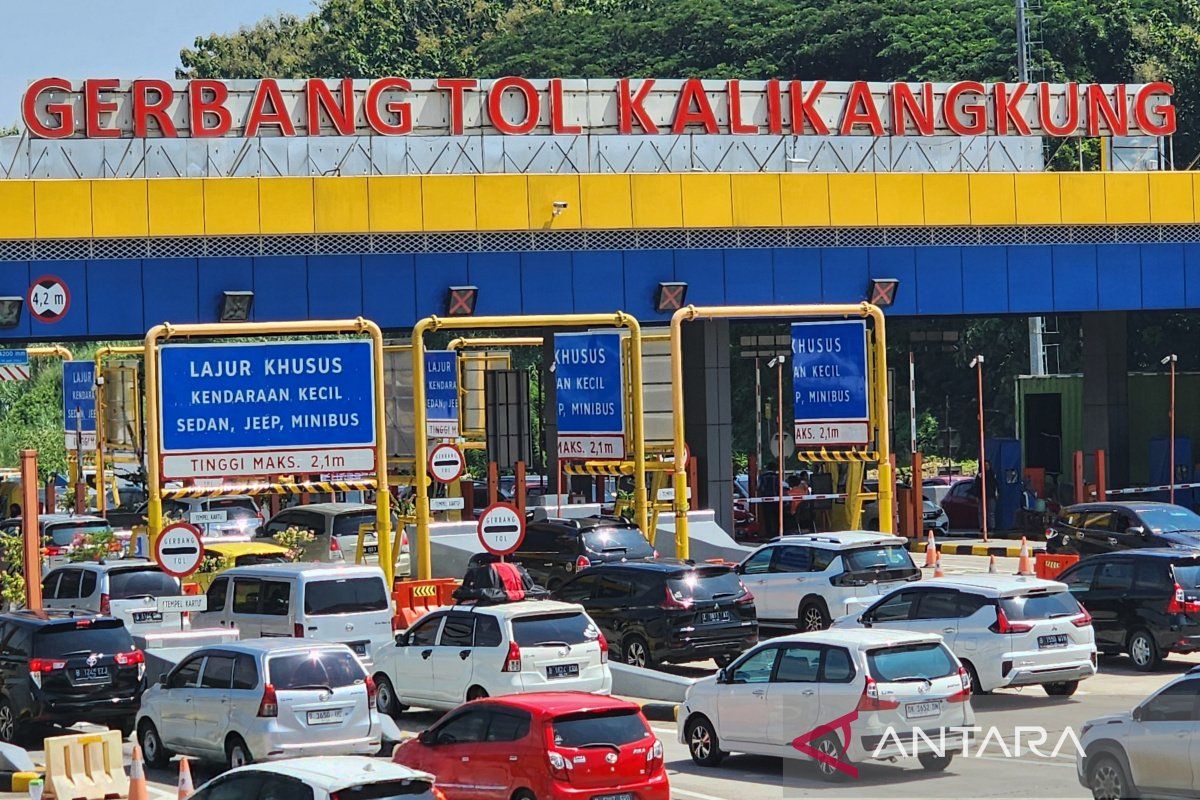 78.848 kendaraan melintas gerbang Kalikangkung pada Minggu
