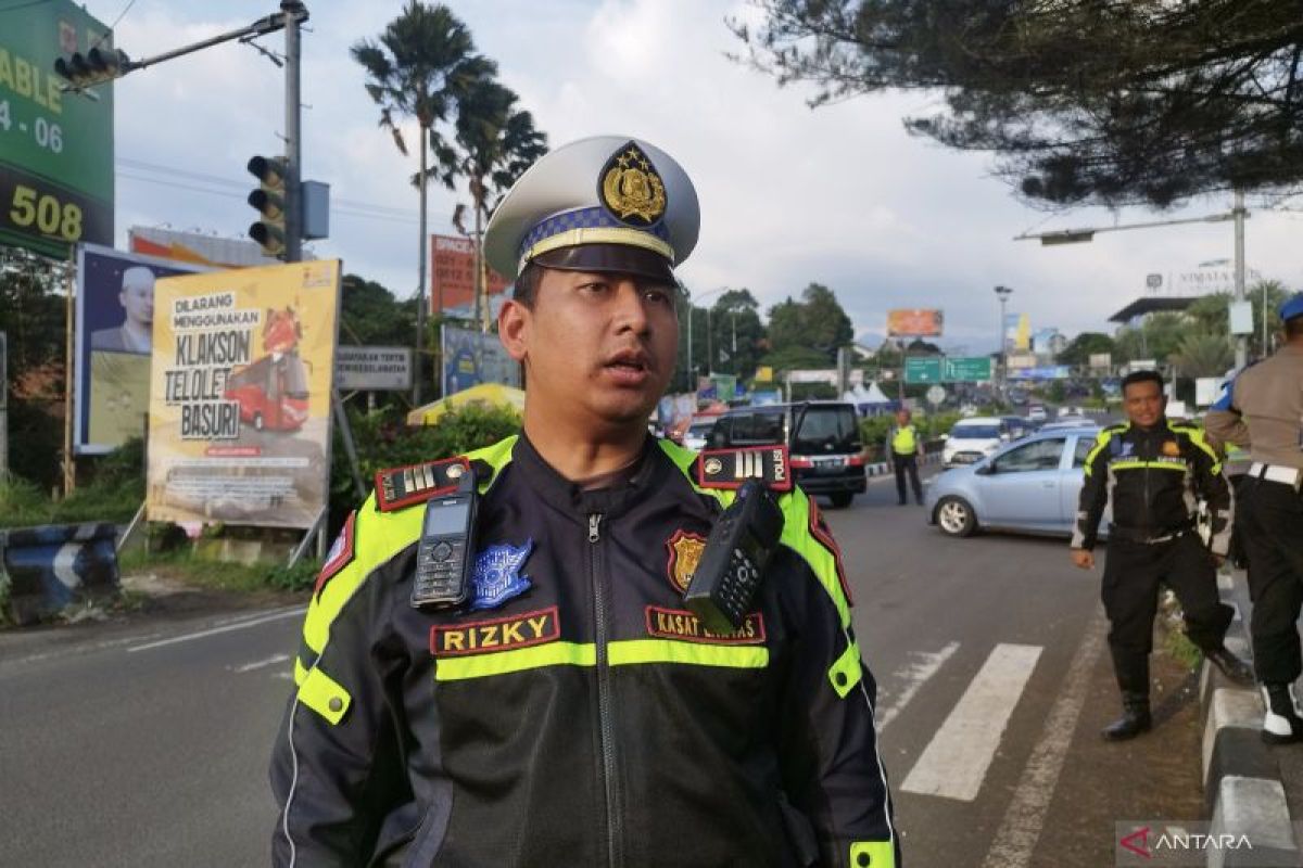 Polisi akhiri "one way" untuk arus balik di jalur Puncak ke Jakarta