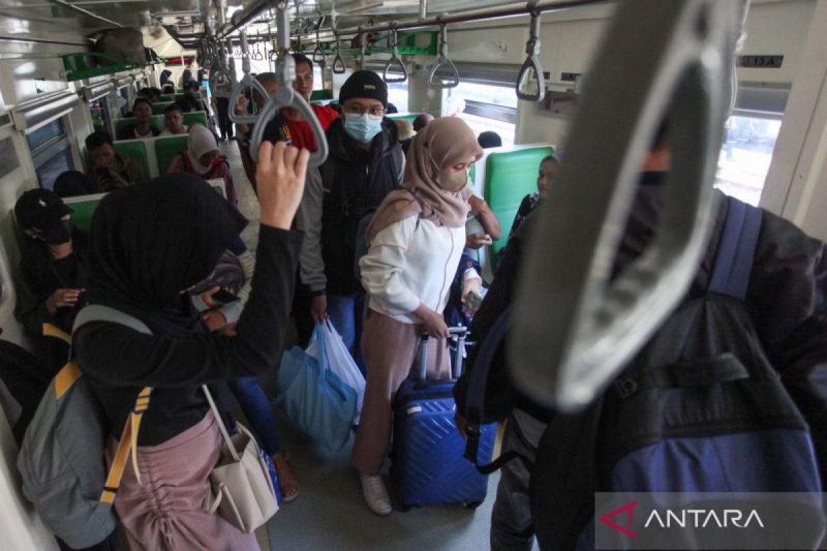 KCI kembangkan kapasitas perjalanan kereta lokal di wilayah 8