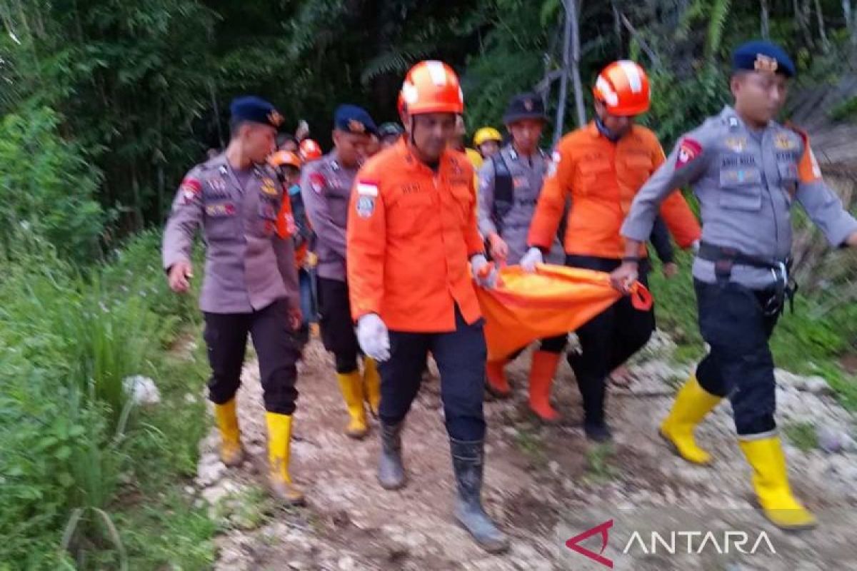 Tim SAR temukan dua korban terakhir tanah longsor di Tana Toraja